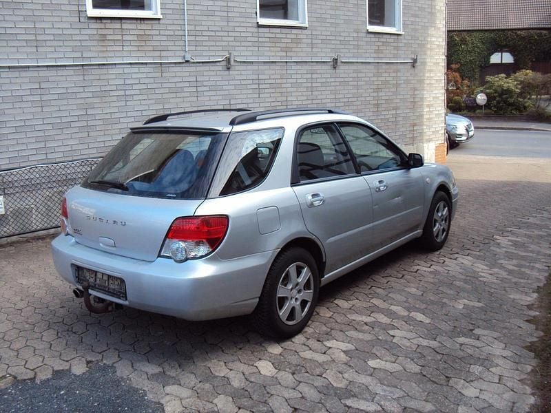 Gebraucht Subaru Impreza 125 PS (91 kW) 2005 Silber Kombi