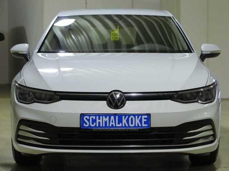 Weiß Gebraucht 2022 VW Golf VIII Active Limousine | 21.500 € (Guter Preis) - Bild 1/4