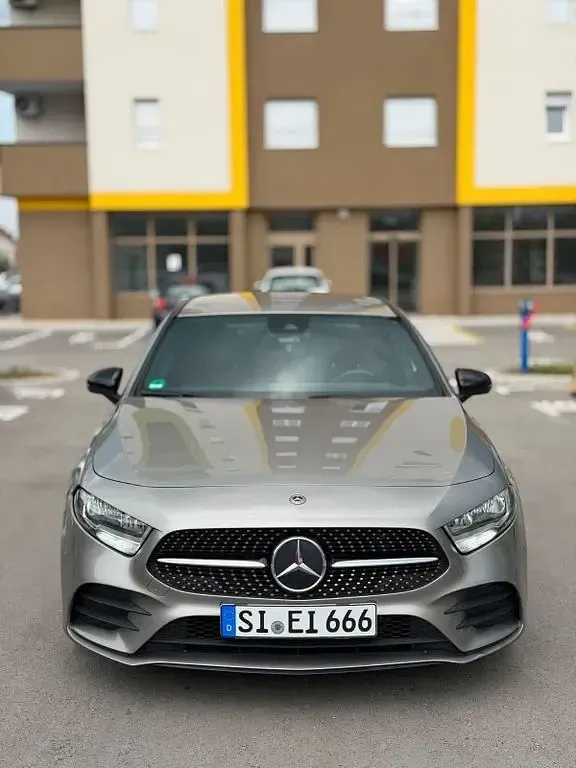 Gebraucht Mercedes A180 AMG 116 PS (85 kW) 2020 Grau Limousine