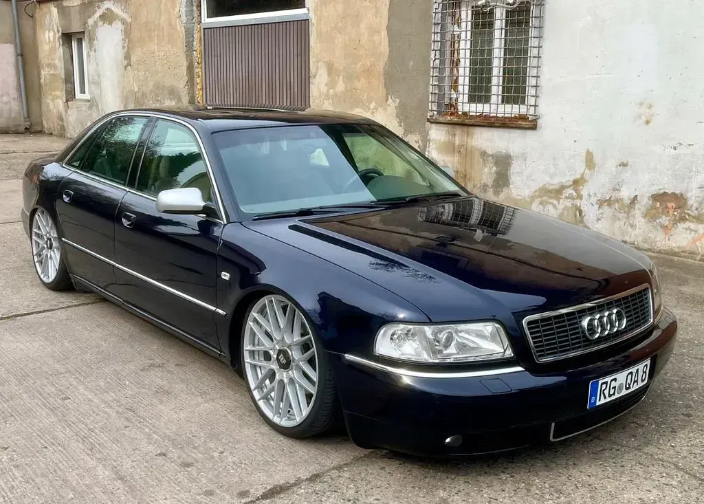 Gebraucht Audi A8 Sport 193 PS (141 kW) 2000 Blau Limousine