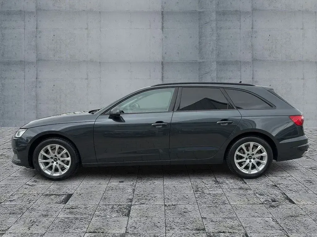 Używany Audi A4 Performance 204 KM (150 kW) 2024 Szary Kombi