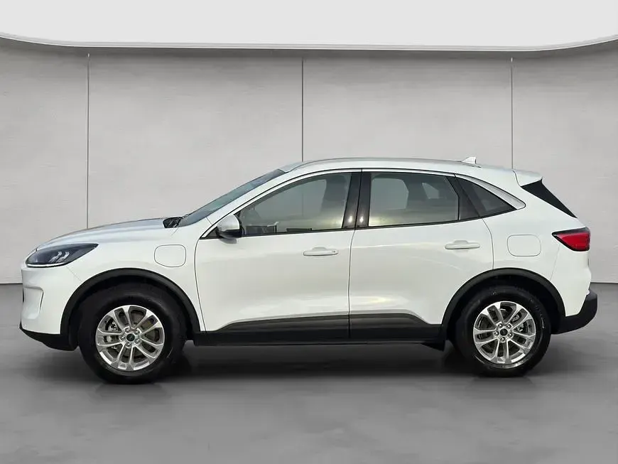 Gebraucht Ford Kuga Titanium 224 PS (164 kW) 2022 Frozen white SUV