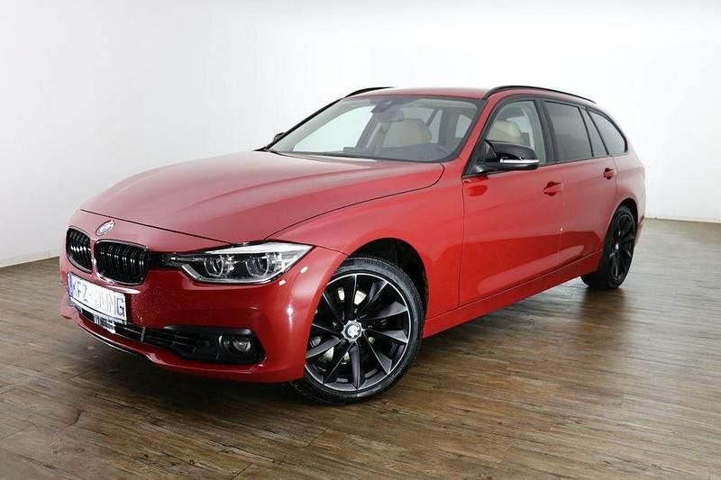 Gebraucht BMW 330 Advantage 258 PS (189 kW) 2018 Rot Kombi