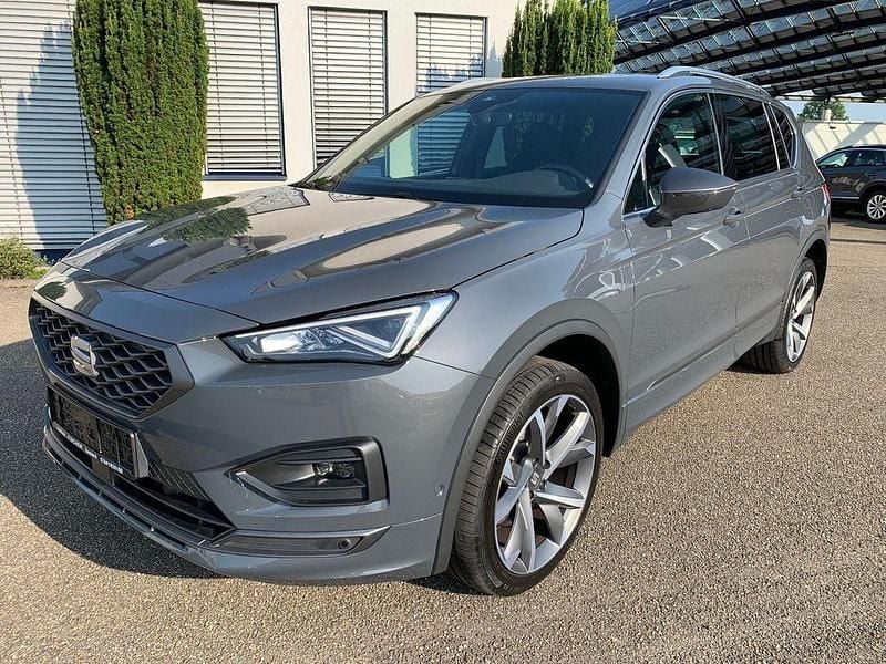 Grau Gebraucht 2023 Seat Tarraco 4Drive SUV | 42.900 € (Teuer) - Bild 1/4