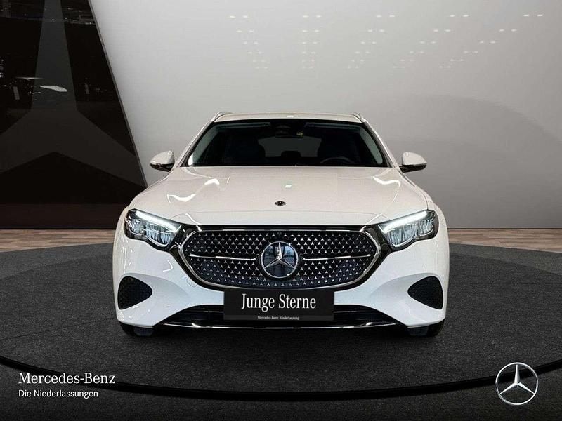 Gebraucht Mercedes E220 Advanced 197 PS (144 kW) 2024 Weiß Limousine