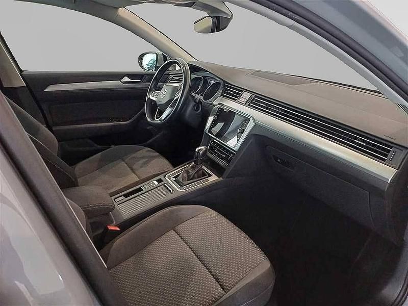Gebraucht VW Passat Conceptline 150 PS (110 kW) 2022 Grau Kombi