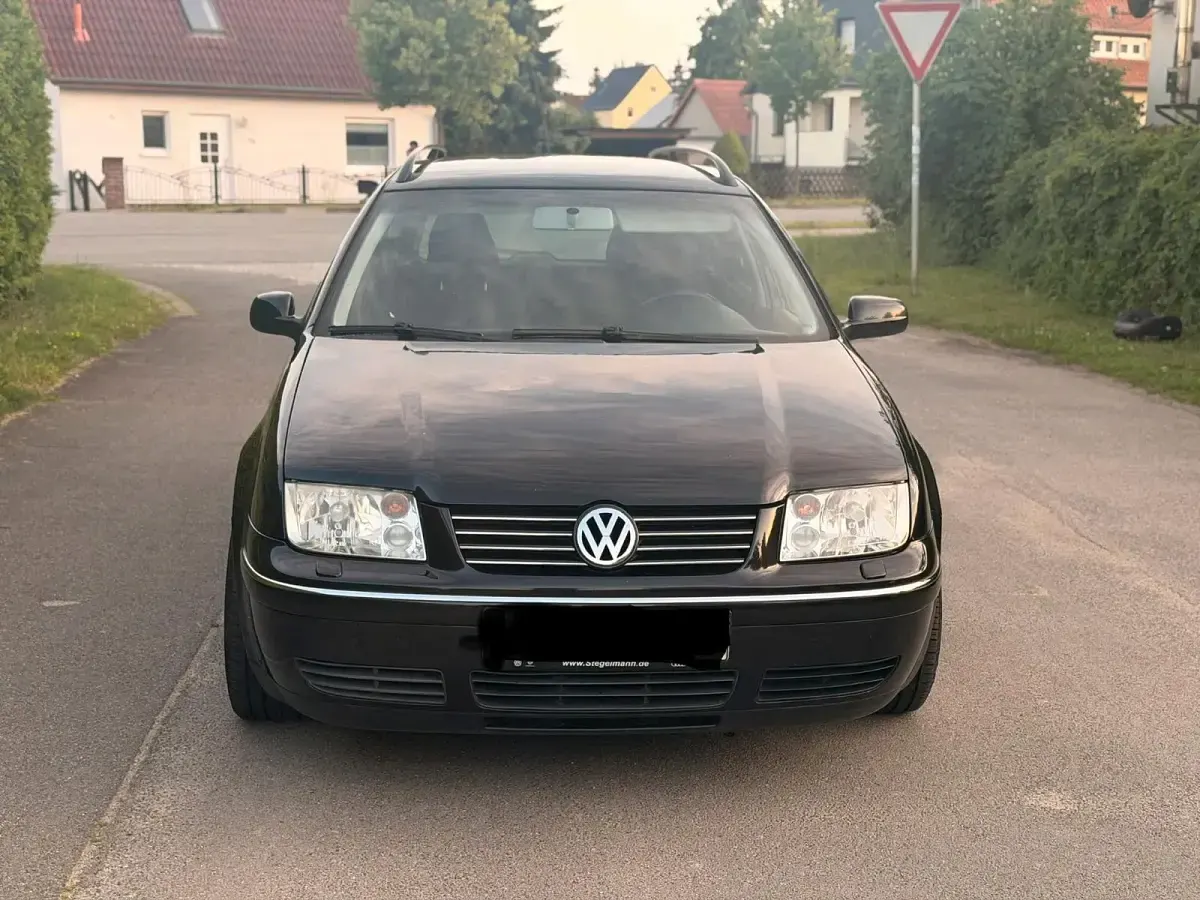 Gebraucht VW Bora Highline 101 PS (74 kW) 2003 Schwarz Kombi