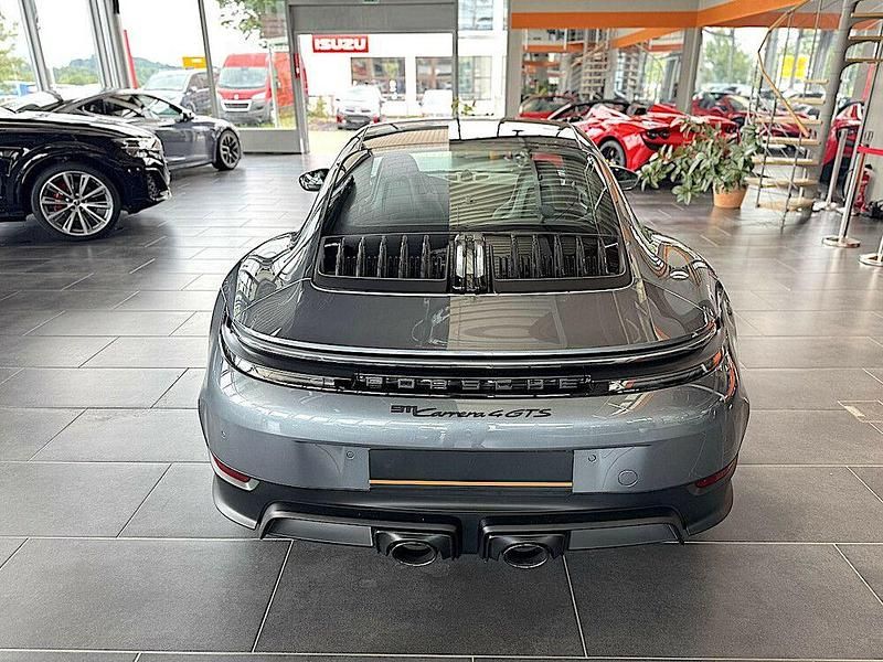 Gebraucht Porsche 992 571 PS (419 kW) 2025 Grau Coupé