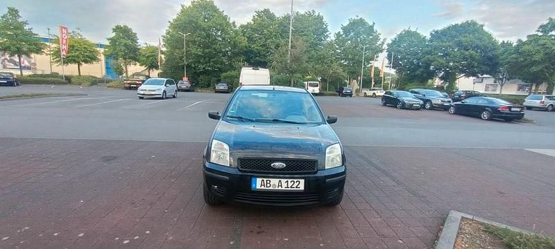 Schwarz Gebraucht 2002 Ford Fusion Ambiente Limousine | 1.700 € (Fairer Preis) - Bild 1/4