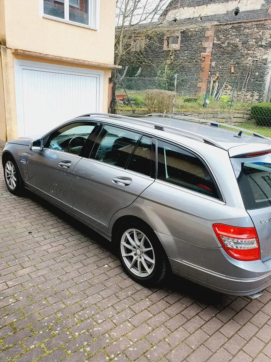 Gebraucht Mercedes C200 184 PS (135 kW) 2011 Grau Kombi