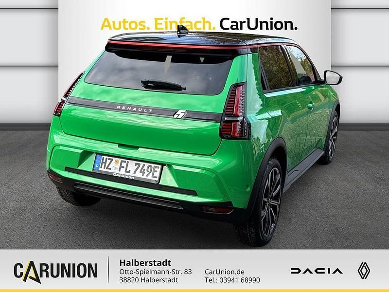 Second-hand Renault 5 E-Tech Techno 110 kW (150 CP) 2024 Verde Hatchback