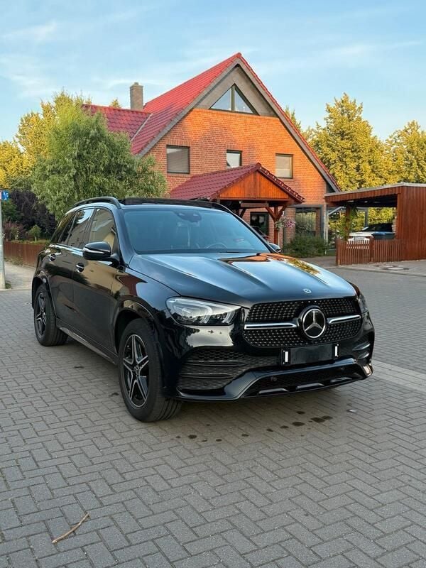 Schwarz Gebraucht 2019 Mercedes GLE350 AMG line SUV | 53.990 € - Bild 1/4