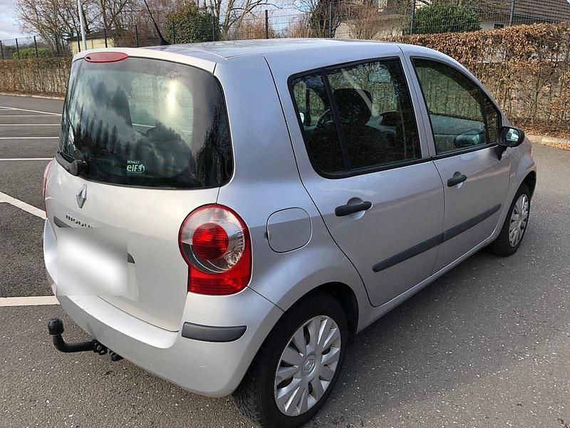 Gebraucht Renault Modus 75 PS (55 kW) 2006 Silber Van / Kleinbus