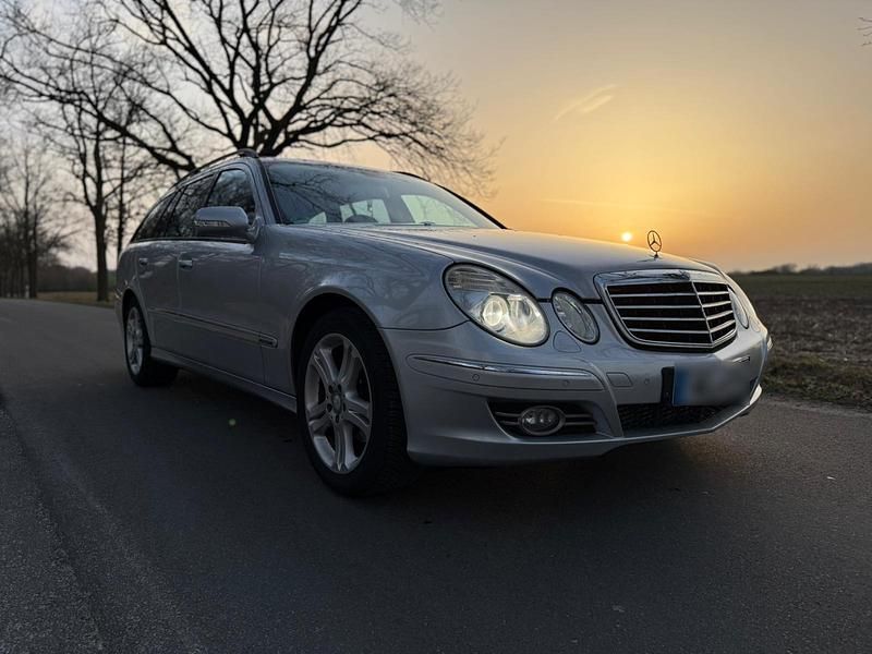 Gebraucht Mercedes E280 Avantgarde 190 PS (139 kW) 2008 Silber Kombi