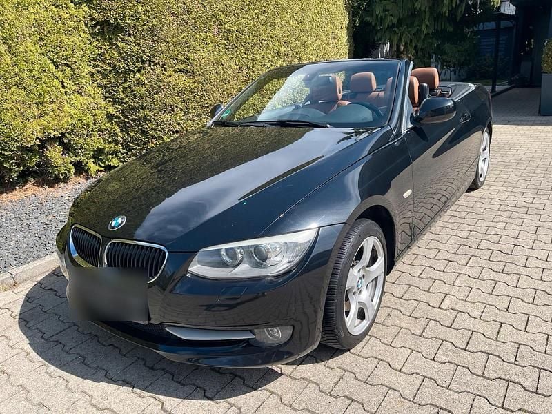 Gebraucht BMW 320 Cabriolet 184 PS (135 kW) 2011 Schwarz Cabrio