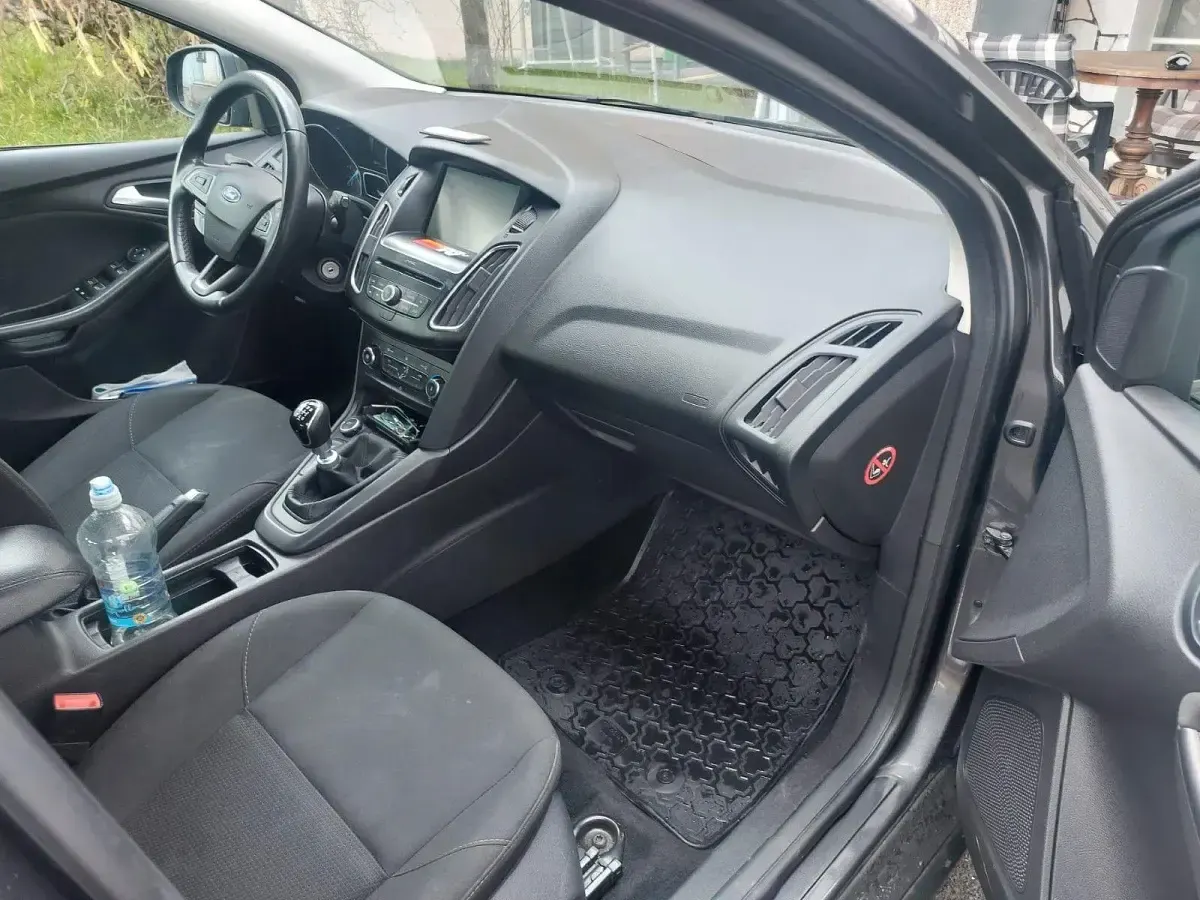 Occasion Ford Focus 120 ch (88 kW) 2015 Gris Berline