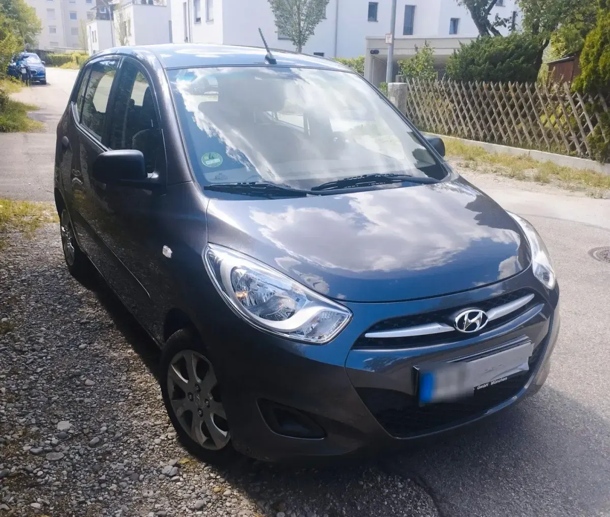 Gebraucht Hyundai i10 69 PS (50 kW) 2013 Grau Kleinwagen