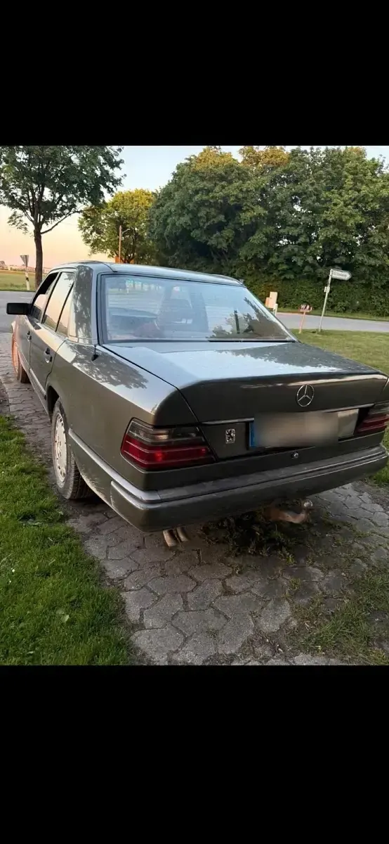 Gebraucht Mercedes E300 109 PS (80 kW) 1987 Limousine