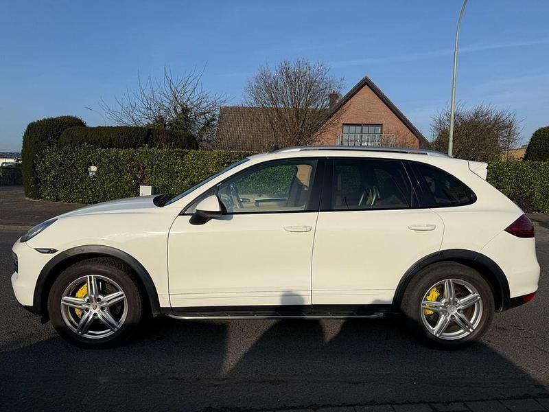 Gebraucht Porsche Cayenne 239 PS (175 kW) 2011 Weiß SUV
