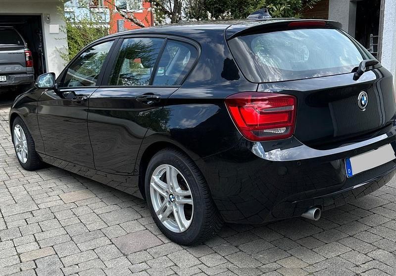 Gebraucht BMW 118 143 PS (105 kW) 2012 Schwarz Kleinwagen