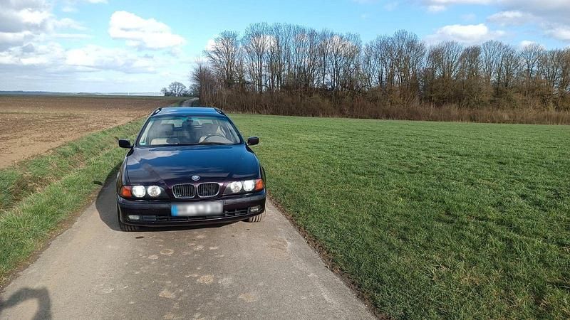 Gebraucht BMW 528 Shadowline 193 PS (141 kW) 1998 Violet Kombi