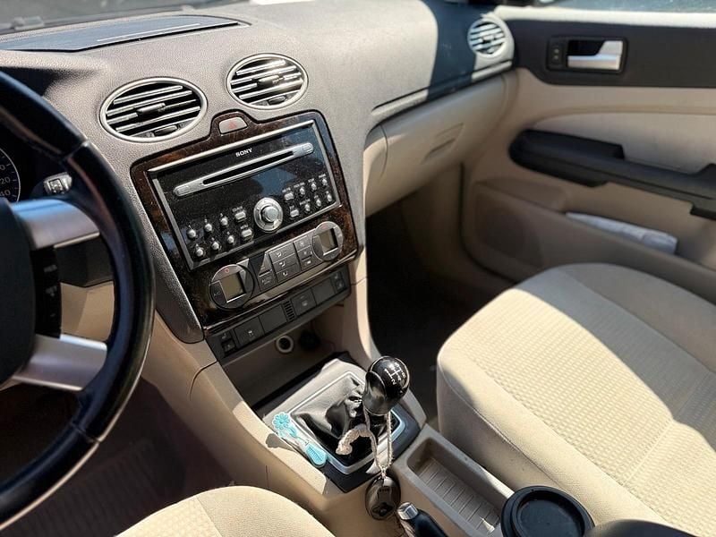 Second-hand Ford Focus 100 CP (73 kW) 2006 Albastru Berlinǎ