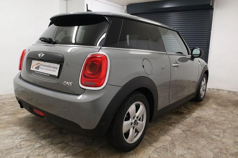 Gebraucht Mini ONE 102 PS (75 kW) 2017 Grau Kleinwagen