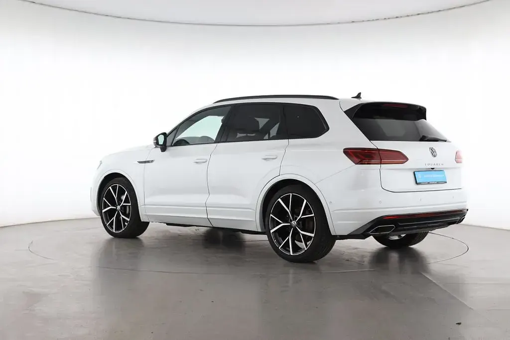 Gebraucht VW Touareg R-line 286 PS (210 kW) 2023 Oryxweiß perlmutteffekt SUV