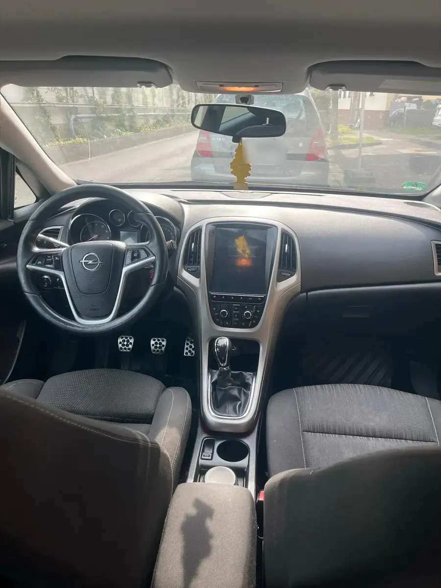 Usata Opel Astra 116 CV (85 kW) 2011 Grigio Utilitaria