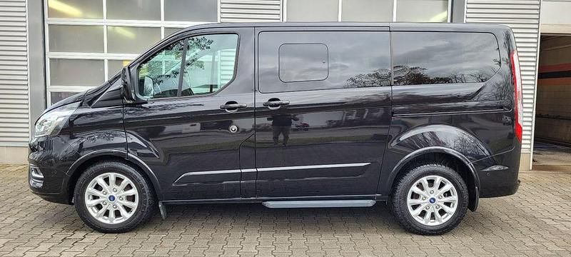 Gebraucht Ford Tourneo Titanium 150 PS (110 kW) 2023 Schwarz Kombi