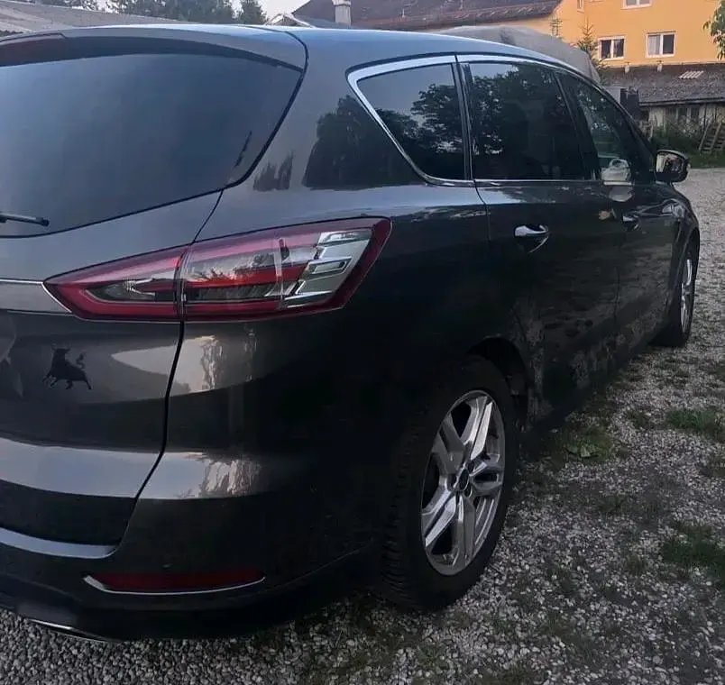 Gebraucht Ford S-MAX S 179 PS (131 kW) 2016 Van / Kleinbus