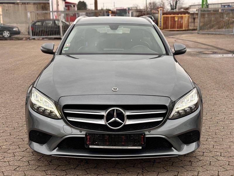 Gebraucht Mercedes C220 194 PS (142 kW) 2018 Grau Kombi