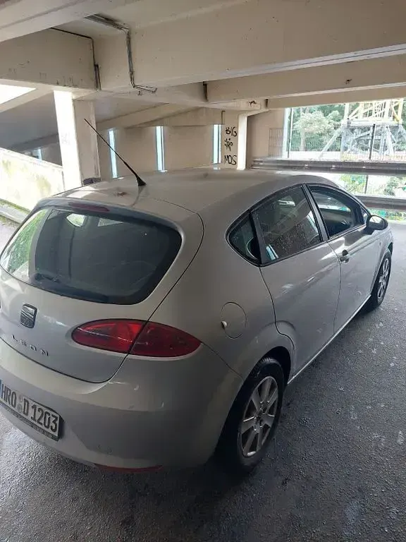 Gebraucht Seat Leon 105 PS (77 kW) 2006 Silber Kleinwagen