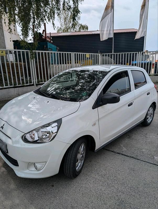 Weiß Gebraucht 2014 Mitsubishi Space Star Kleinwagen | 2.100 € (Superpreis) - Bild 1/4