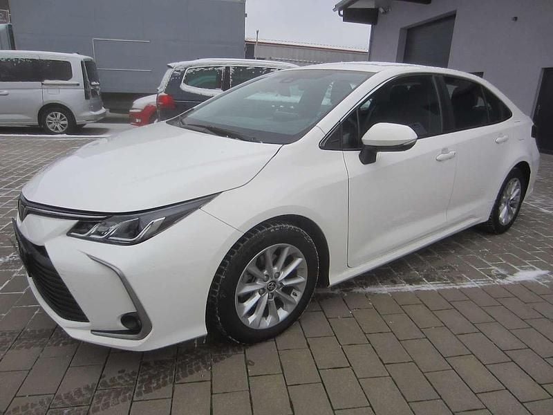 Weiß Gebraucht 2022 Toyota Corolla Limousine | 16.500 € (Fairer Preis) - Bild 1/4