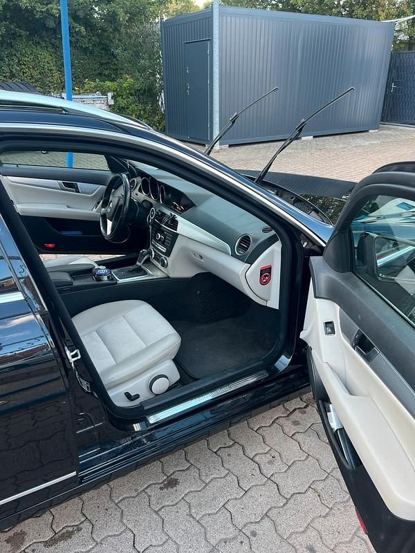 Gebraucht Mercedes C300 231 PS (169 kW) 2012 Beige Kombi