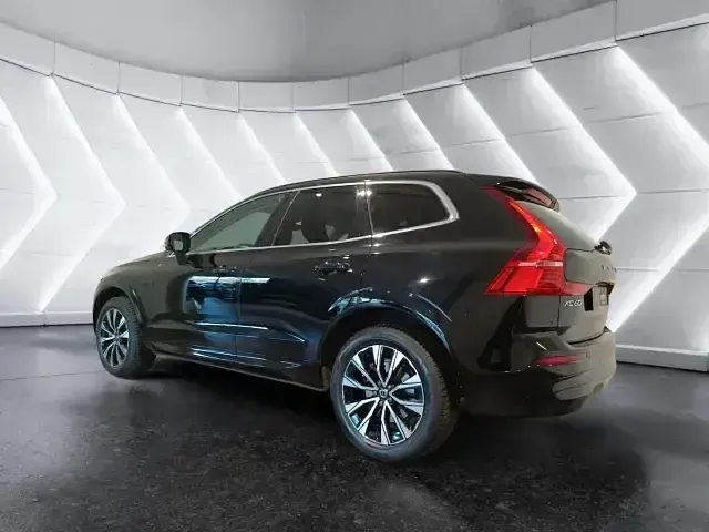 Gebraucht Volvo XC60 Core 197 PS (144 kW) 2023 Schwarz SUV