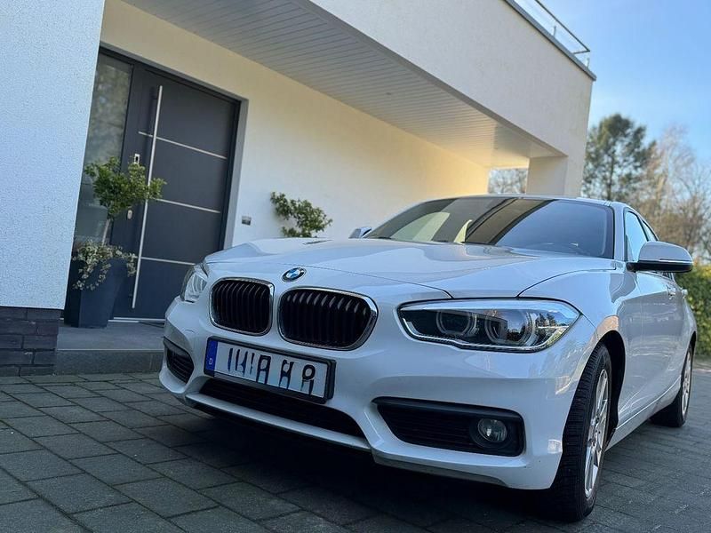 Weiß Gebraucht 2015 BMW 118 Urban Line Kleinwagen | 13.000 € (Guter Preis) - Bild 1/4
