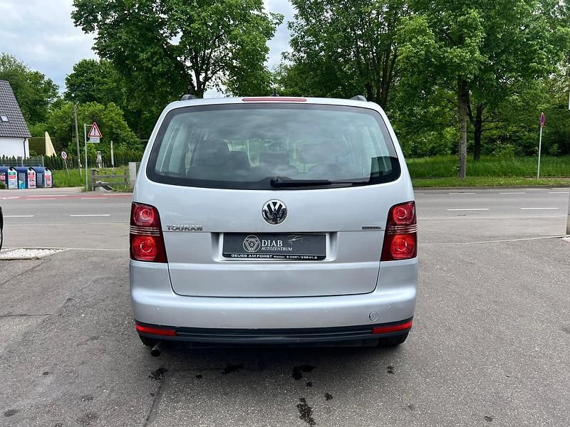 Gebraucht VW Touran 108 PS (79 kW) 2008 Silber Van / Kleinbus