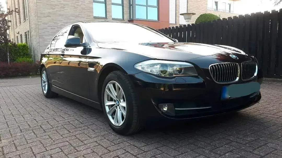 Gebraucht BMW 523 204 PS (150 kW) 2011 Schwarz Limousine