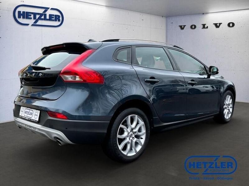 Gebraucht Volvo V40 CC 190 PS (139 kW) 2016 Denim blue / metallic Kombi
