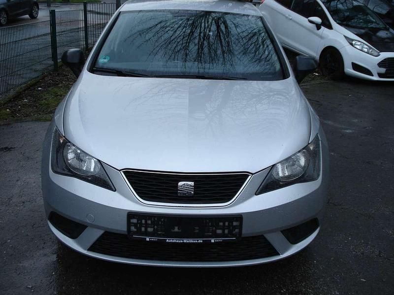 Gebraucht Seat Ibiza Reference 69 PS (50 kW) 2013 "estrella" silber Kleinwagen