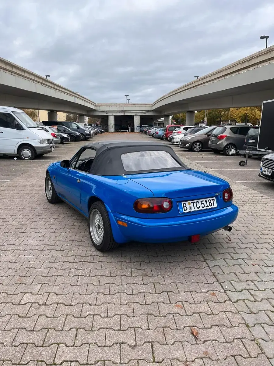 Gebraucht Mazda MX5 116 PS (85 kW) 1993 Blau Cabrio