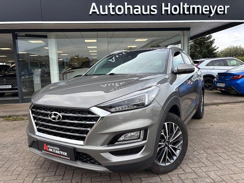 Grau Gebraucht 2019 Hyundai Tucson Edition SUV | 19.950 € (Fairer Preis) - Bild 1/4