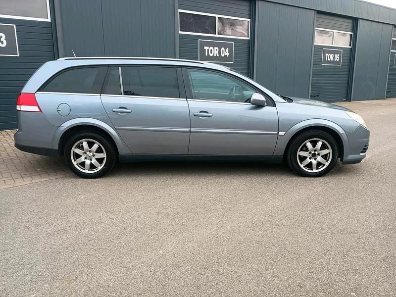 Gebraucht Opel Vectra 140 PS (102 kW) 2007 Silber Kombi