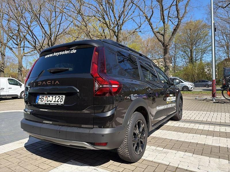 Gebraucht Dacia Jogger Extreme 94 PS (69 kW) 2025 Perlmuttschwarz Van / Kleinbus