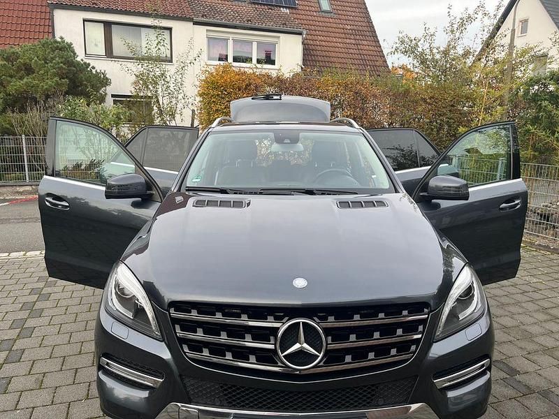 Gebraucht Mercedes ML350 258 PS (189 kW) 2013 Grau SUV