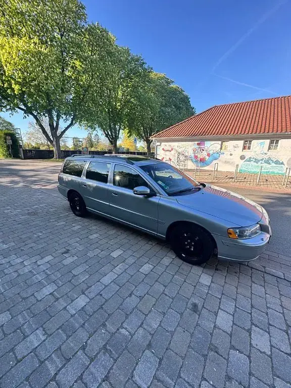 Second-hand Volvo V70 163 CP (119 kW) 2007 Argintiu Break