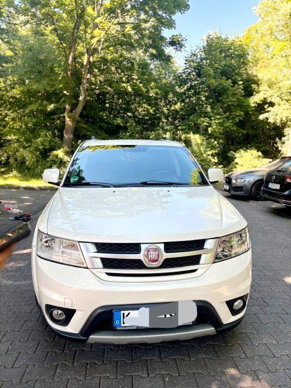 Weiß Gebraucht 2014 Fiat Freemont SUV | 8.200 € (Guter Preis) - Bild 1/4
