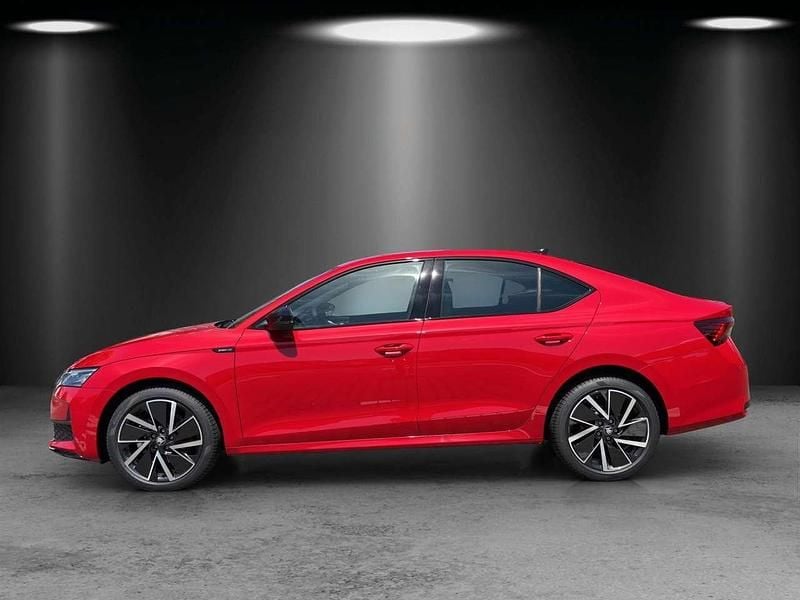 Gebraucht Skoda Octavia SportLine 150 PS (110 kW) 2024 Rot Limousine